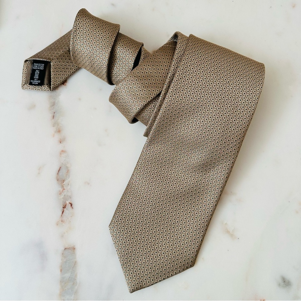 Giorgio Armani Silk Tie Geometric Jacquard Pattern. - Picture 2 of 4